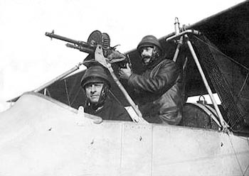 voisin_1915_gunner_350.jpg