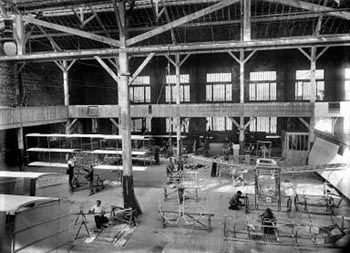 voisin_factory_4_1908_350.jpg