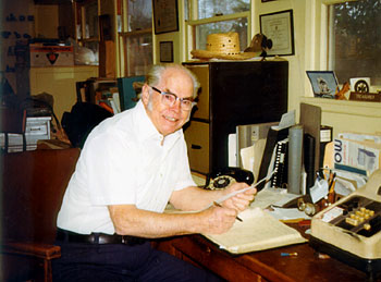 walter_at_his_desk_1_350.jpg